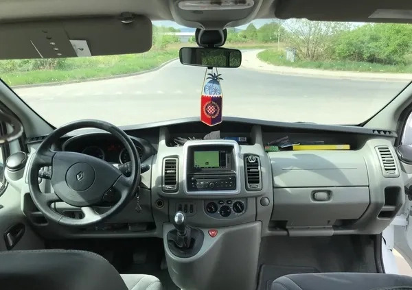 Renault Trafic cena 84600 przebieg: 193000, rok produkcji 2014 z Bielawa małe 121